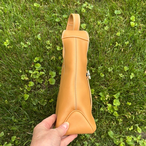 NWOT Salvatore Ferragamo Tan Pebbled Leather Shoulder Bag with Silver Hardware - Picture 7 of 16